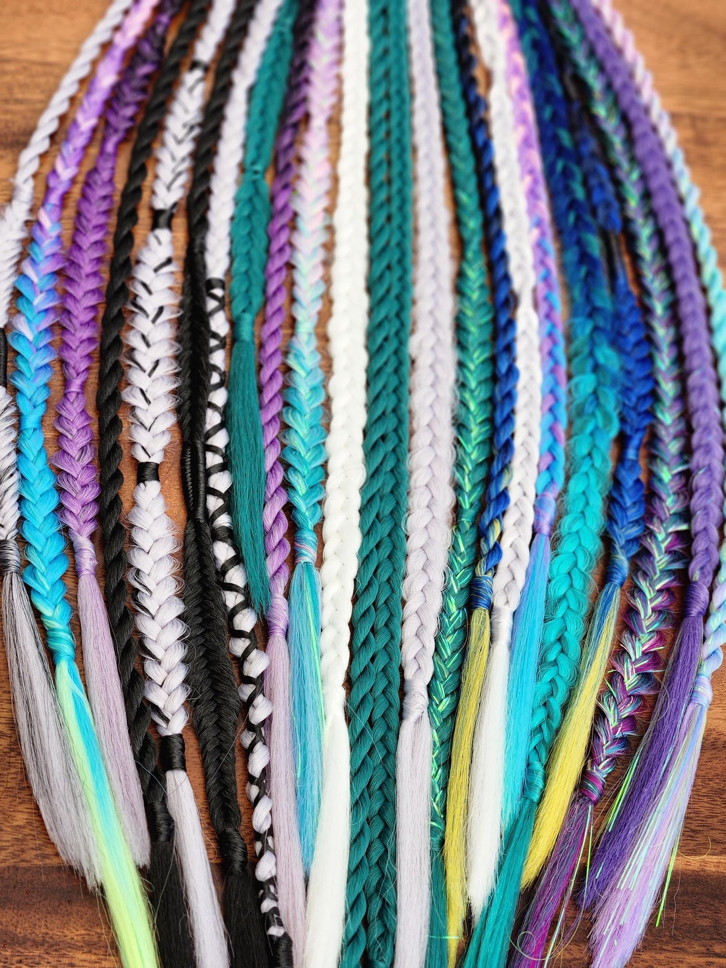 Braids Accent Set of 3 Mixed Puffy, Fishtail, Box, Mixed Synthetic Single Ended Extensions